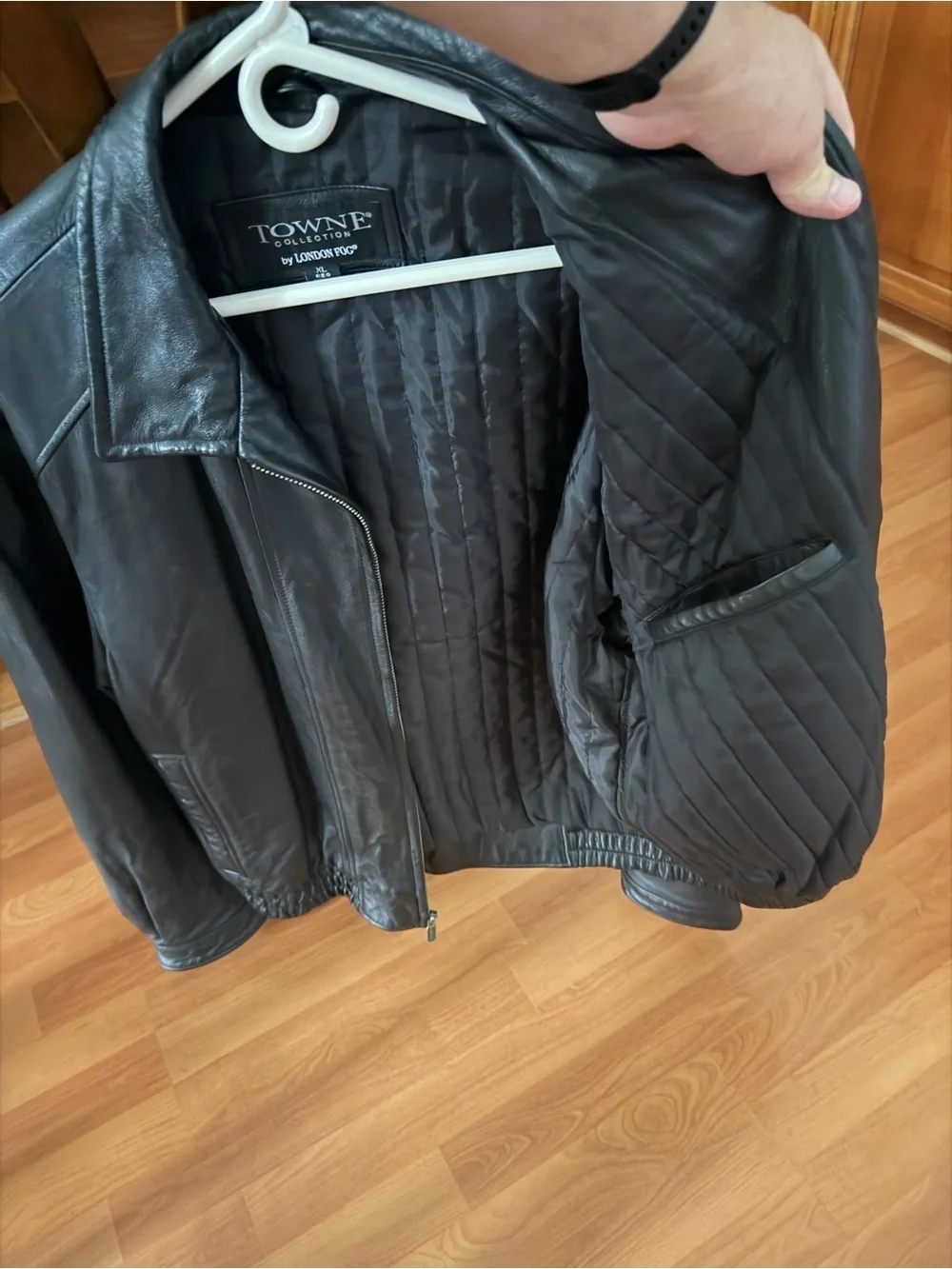 London Fog Black Leather Bomber Jacket - Classic Men's Outerwear